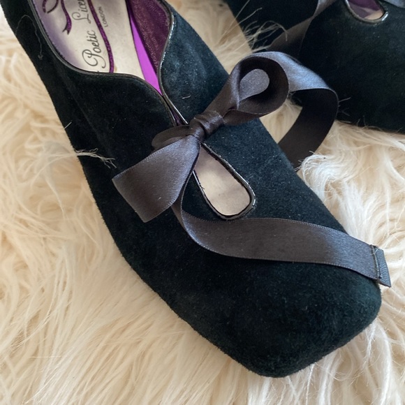 POETiC LICENCE London suede wedges - Picture 16 of 16